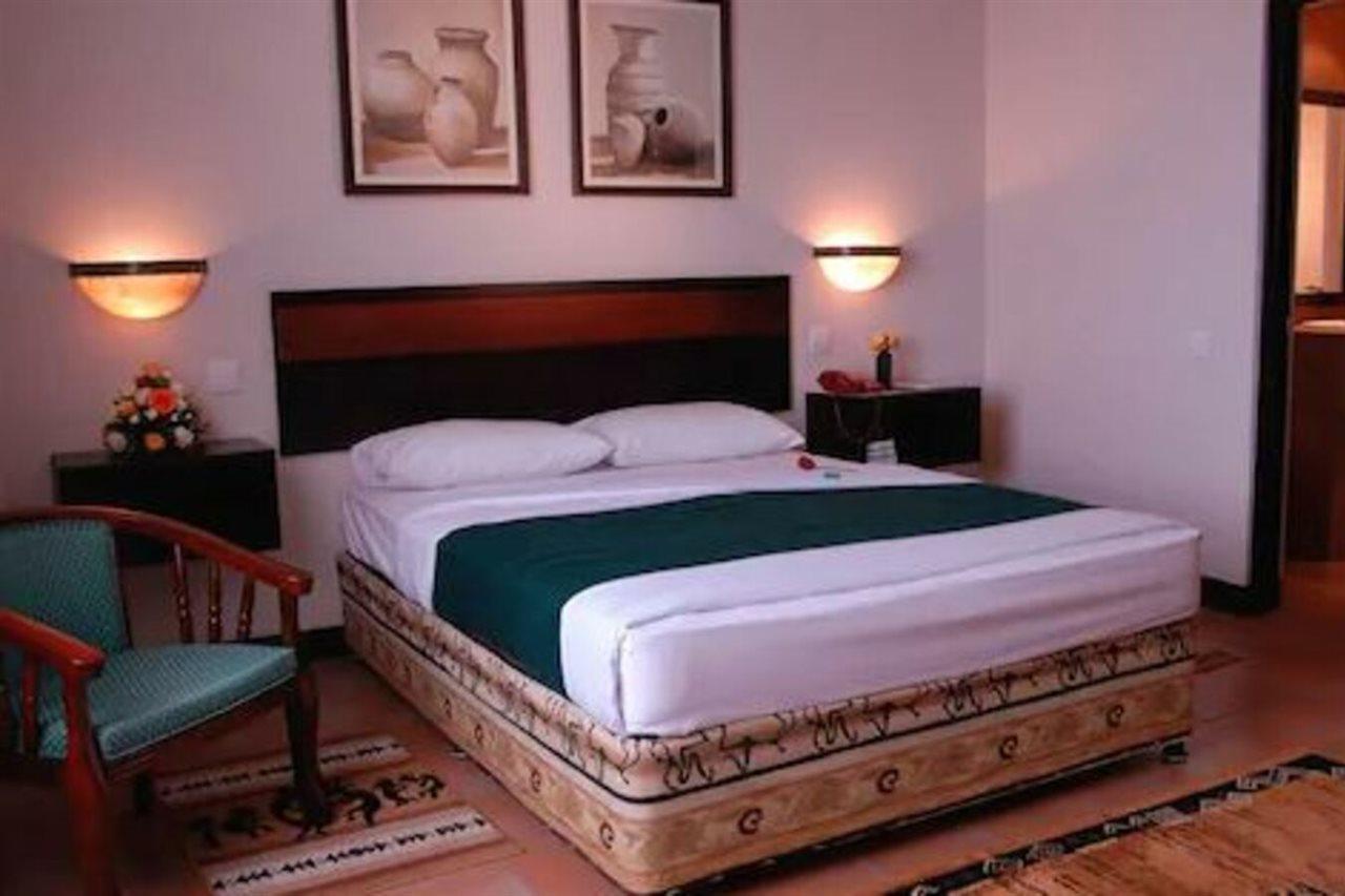Blue Pearl Hotel & Apartments Dar es Salaam Eksteriør billede