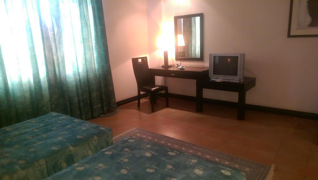 Blue Pearl Hotel & Apartments Dar es Salaam Eksteriør billede