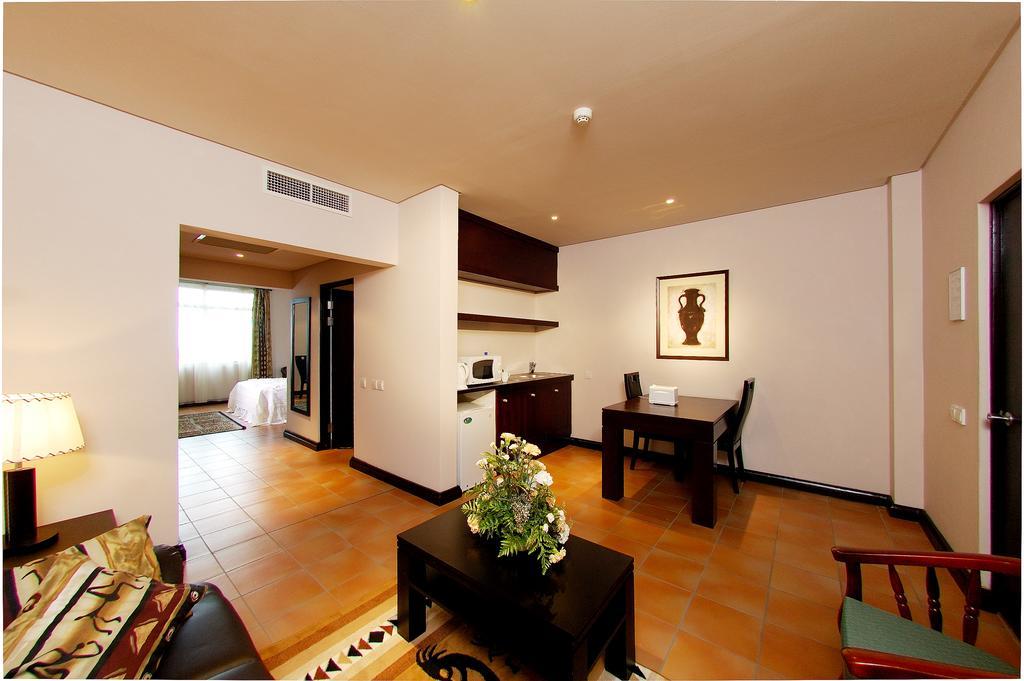 Blue Pearl Hotel & Apartments Dar es Salaam Eksteriør billede
